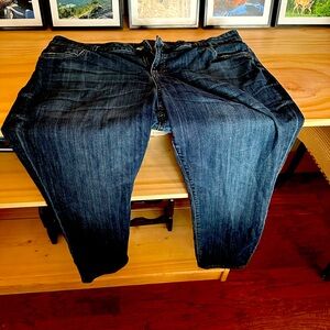 Kut from the Kloth straight leg dark jeans - size 18